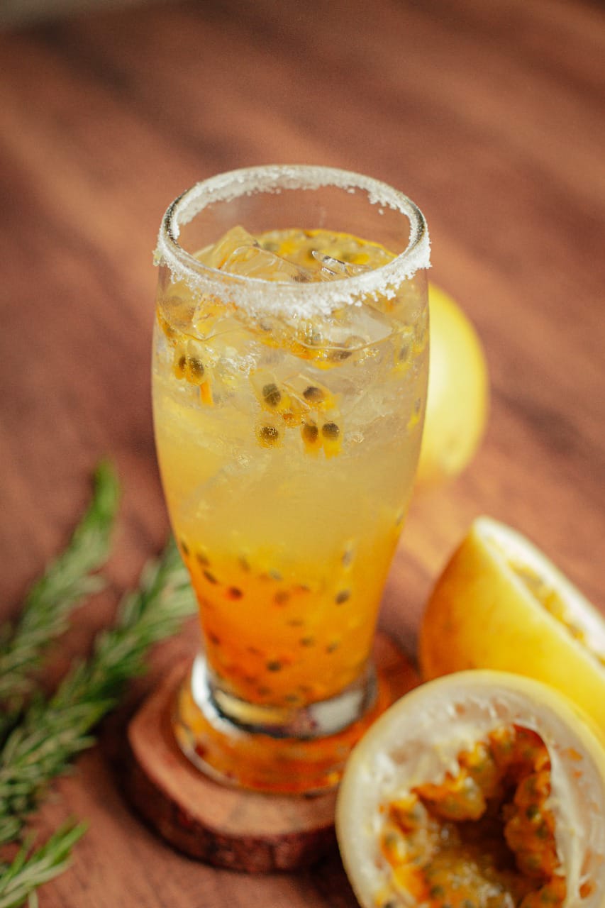 Limonada de maracuyá escarchada